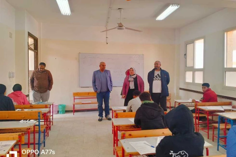 مدير إدارة حدائق أكتوبر تتابع سير امتحان الشهادة الإعدادية.. وغرفة عمليات التعليم بالجيزة: ضبط 3 حالات غش أعرب عدد من طلاب الشهادة الإعدادية بمدارس