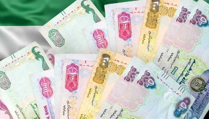 سعر الدرهم الإماراتي اليوم السبت 4 يناير 2025سجل سعر الدرهم الإماراتي مقابل الجنيه المصري حالة من الاستقرار الملحوظ خلال تعاملات اليوم السبت 4 يناير 2025 تزامنا مع أجازة البنوك، لي