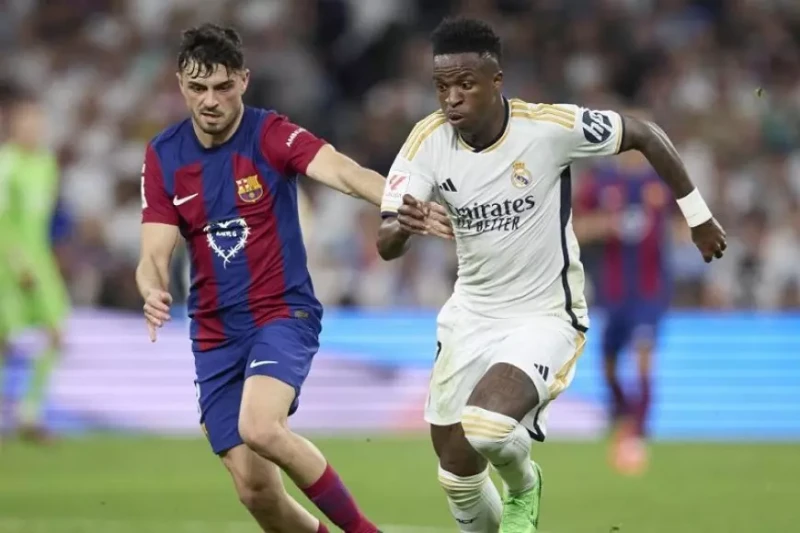 موعد مباراة ريال مدريد وبرشلونة في نهائي كأس السوبر الاسباني بالمملكة العربية السعودية تتجه أنظار عشاق كرة القدم حول العالم إلى المملكة العربية السعودية، حيث يجتمع العملاقان ريال م