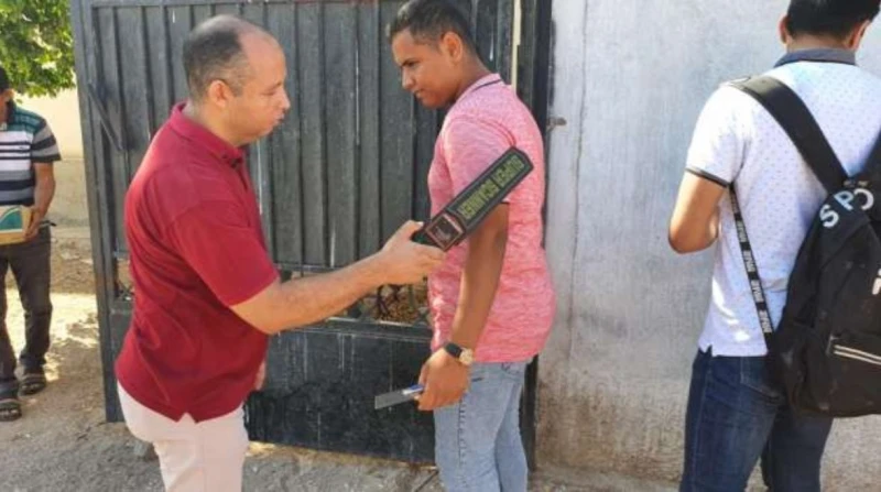 داخلين اللجنة بسلاح.. ضبط 4 طلاب بالصف الأول الثانوي في الدقهلية تمكن ضباط وحدة مباحث مركز شرطة طلخا بمحافظة الدقهلية، من ضبط 4 طلاب بالصف الأول