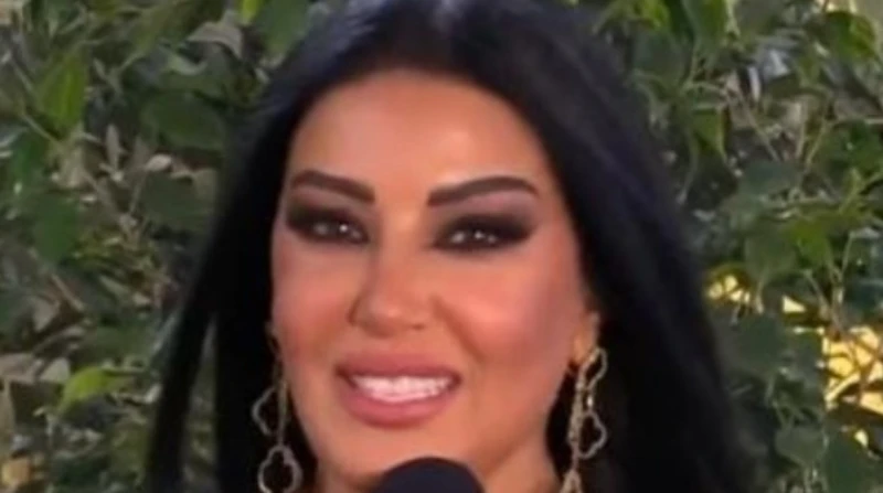 سمية الخشاب تتصدر التريند بسبب البوتوكس.. ما القصة؟ تصدر اسم الفنانة سمية الخشاب تريند مواقع التواصل الاجتماعي عقب إعلانها عن سر رشاقتها في الفترة