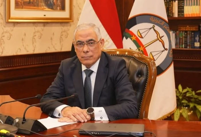 النائب العام يستقبل رئيس الاستئناف لنيابة استئناف الإسماعيلية استقبل المستشار محمد شوقي، النائب العام، اليوم الأربعاء 15 يناير 2025م، رئيس الاستئناف القائم بأعمال المحامي العام الأ