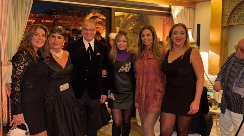 نجمات الفن يتألقن في حفل عيد ميلاد المنتج محمد السعدي (صور) حرص نجوم الفن على مشاركة المنتج محمد السعدي، في احتفاله بعيد ميلاده، وذلك في جواء مليئة