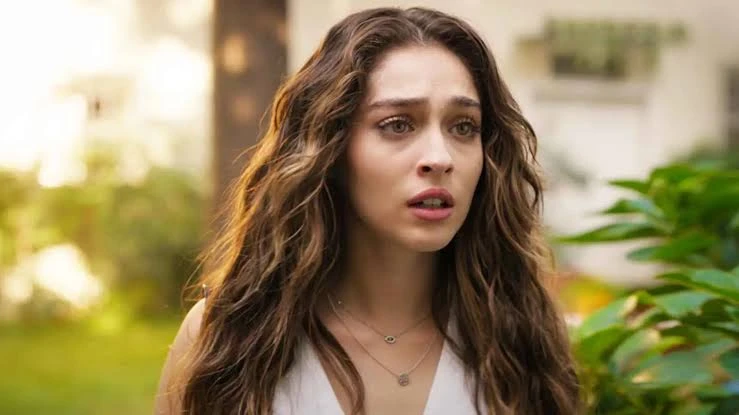 المسلسل التركي ليلى يصل إلى العالمية وصناعه يعتذرون لميسيحقق المسلسل التركي ليلى نجاحا لافتا منذ لحظاته الأولى على الشاشة، ليصبح واحدا من أكثر