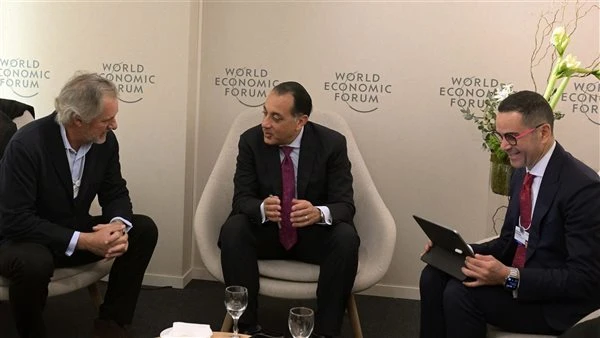 مصر.. رئيس الوزراء يلتقي المدير المالي لشركة أكسيونا إنيرجيا الإسبانية في أثناء مشاركته في فعاليات المنتدى الاقتصادي العالمي دافوس 2025، نيابة عن الرئيس عبدالفتاح السيسي، رئيس الجم