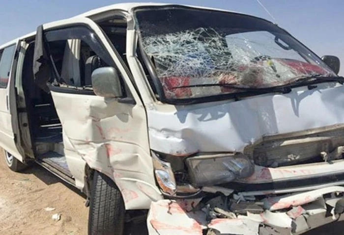 إصابة 11 شخصا إثر انقلاب سيارة ميكروباص في الصف أصيب 11 شخصا بإصابات متنوعة في أنحاء الجسد، إثر وقوع حادث انقلاب سيارة ميكروباص، بمنطقة الصف بالجيزة، وتم نقلهم إلى المستشفى لسرعة ع