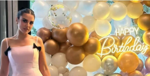 درة توجه رسالة لكل من هنأها بيوم ميلادها .. شكرا من كل قلبي افاق عربية - حرصت النجمة التونسية درة، على توجيه رسالة شكر لكل شخص هنأها بيوم ميلادها سواء من قبل زملائها في الوسط الفني