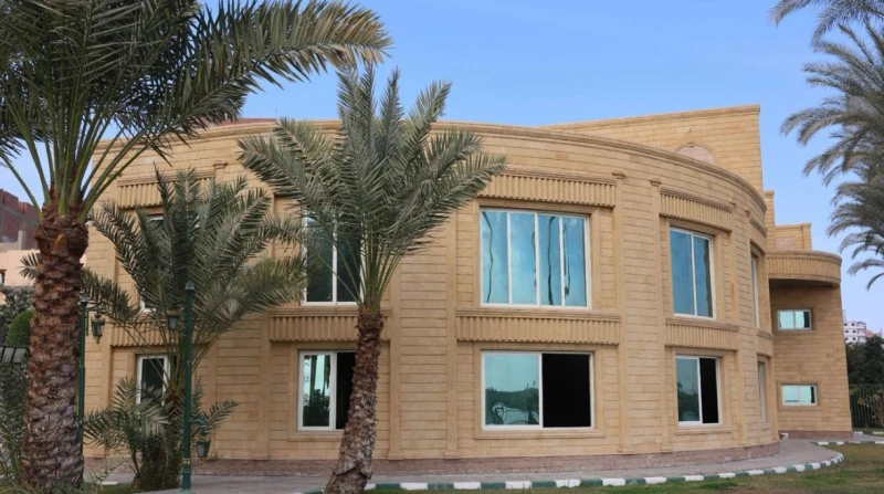 تبرع به مواطن ومبنى على النيل.. شاهد أول مركز تأهيل حركي في الصعيد تفقد اللواء عماد كدواني محافظ المنيا، أعمال إنشاء مركز التأهيل الحركي المتكامل بمركز مغاغة، ليكون أول مركز تأهيل 