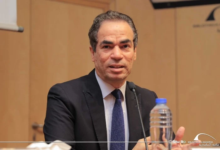 المسلماني يعلن خريطة جديدة لإذاعة القرآن الكريم: هدفنا خدمة كتاب الله وجه الكاتب أحمد المسلماني رئيس الهيئة الوطنية للإعلام، الشكر لجمهور إذاعة القرآن الكريم، والذي أبدى إعجابا كبي