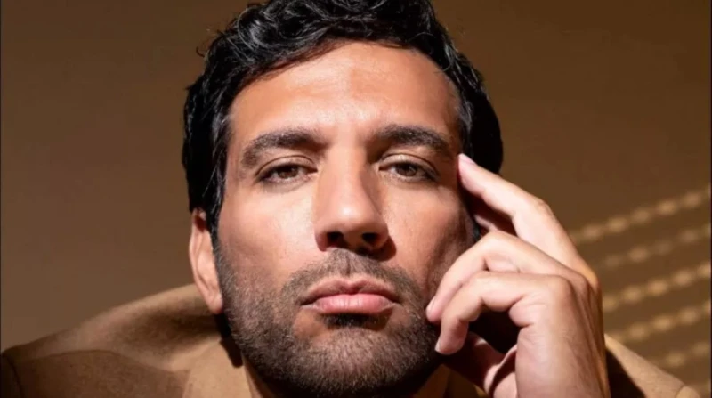 في عيد ميلاده ال41.. حسن الرداد مسيرة فنية لامعة وحياة أسرية ملهمة يحتفل الفنان المصري حسن الرداد، اليوم 2 يناير 2025، بعيد ميلاده ال41، الذي لم تكن مسيرته مجرد رحلته الفنية فنية ن