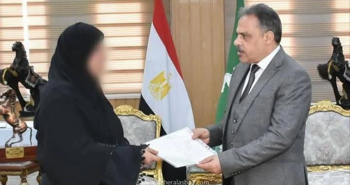 مراعاة لظروفهم الصحية والأسرية الصعبة يسلم عقود وحدات سكنية للأسر الأولى بالرعاية بالمجاورة 52 بالعاشر من رمضان متابعه عبدالله محمد عبدالله سلم المهندس حازم الأشموني محافظ الشرقية