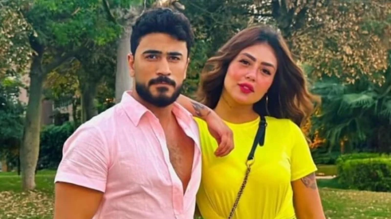 القبض على البلوجر أوتاكا في شقة هدير عبد الرازق بالتجمع الأول تمكنت الأجهزة الأمنية بالقاهرة من القبض على البلوجر الشهير محمد أوتاكا، في واقعة