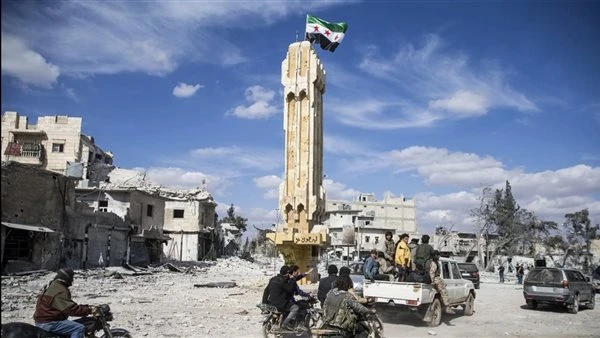 الداخلية السورية تعلن فرض حظر التجوال في مدينة حمص أعلنت الداخلية السورية، أنها تنفذ عملية تمشيط واسعة بأحياء حمص بالتعاون مع إدارة العمليات، حسبما