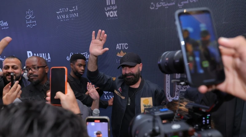 الدشاش في السعودية.. كيف تفاعل الجمهور مع محمد سعد؟ لا يزال الفنان محمد سعد، يحصد نجاح فيلم الدشاش، الذي عرض الأسبوع الماضي في دور العرض المصرية، حيث