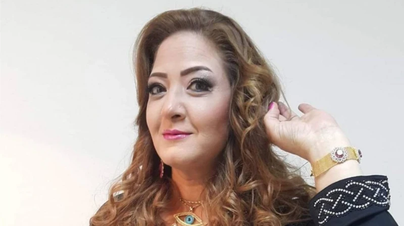 عنبر: العتاولة أحرجوني.. أنا بقالي 22 سنة بطلة (فيديو) عبرت الفنانة عنبر عن مرورها بحالة سيئة خلال العام الماضي، بسبب أحد الأدوار التي عرضت عليها