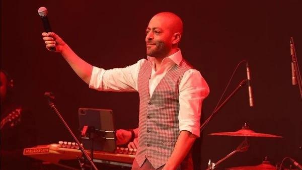 تامر عاشور يواصل إحياء حفلاته في أمريكا يحيي النجم تامر عاشور ثالث حفلات جولته الغنائية في أمريكا وكندا، اليوم السبت، بمدينة دالاس، وذلك بعد تألقه