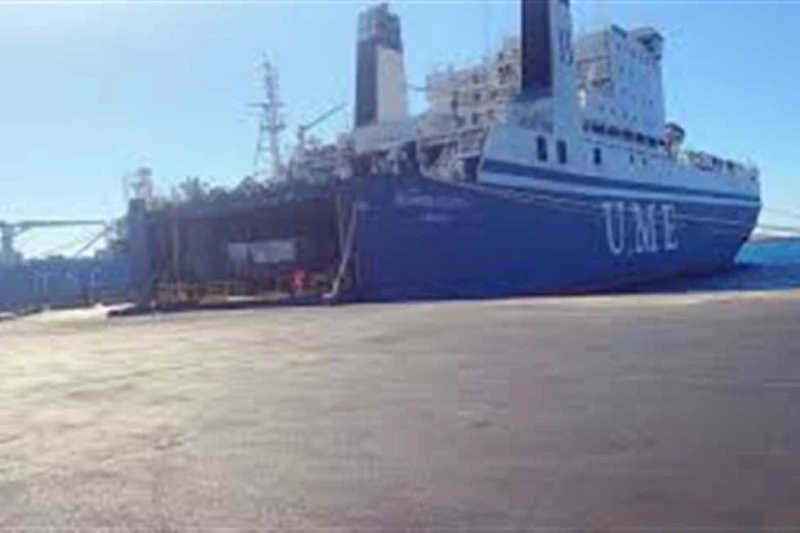 تداول 14 ألف طن بضائع عامة ومتنوعة بموانئ البحر الأحمر أعلن المركز الإعلامي لهيئة موانئ البحر الأحمر، أن إجمالي عدد السفن المتواجدة على أرصفة موانئ الهيئة 11 سفينة، حيث تم تداول 14