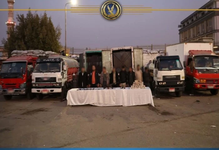 سقوط تشكيل عصابي تخصص في سرقة المواد البترولية في قبضة الأمن تمكنت الأجهزة الأمنية بمديرية أمن القاهرة، بالتنسيق مع قطاع الأمن العام، من ضبط تشكيل