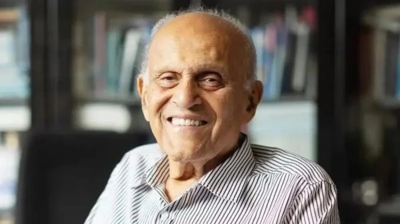 الدكتور مجدي يعقوب عن صمامات القلب الطبيعية الجديدة هدية عظيمة للإنسانية بعد الإعلان عن تطوير صمامات قلب طبيعية تدوم مدى الحياة، وصف جراح القلب