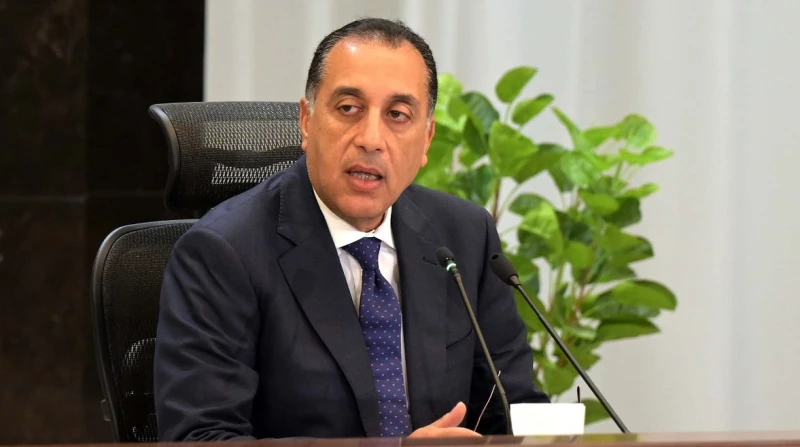 مدبولي يغادر القاهرة للمشاركة في المنتدى الاقتصادي العالمي غادر رئيس مجلس الوزراء، مصطفى مدبولي، صباح اليوم الإثنين، مطار القاهرة الدولي، متجها إلى دافوس بسويسرا، للمشاركة نيابة عن