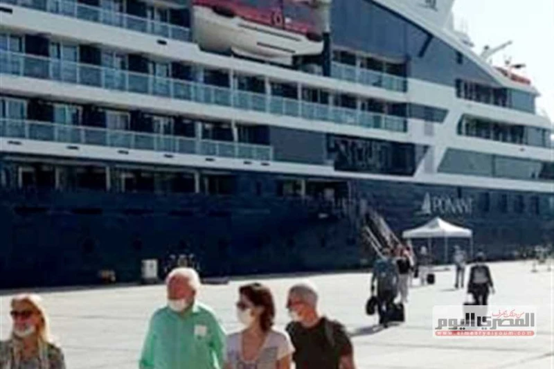 اليوم.. 9831 طالبا وطالبة يؤدون امتحانات الفصل الدراسي الأول للصف الثالث الإعدادي في البحر الأحمر يؤدي9831 طالبا وطالبة على مستوى المحافظة منهم طلاب