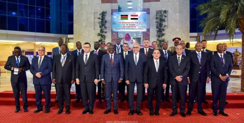 رئيس جمهورية كينيا الشقيقة يزور الهيئة العربية للتصنيع ويشيد بالقدرات التصنيعية المتطورة بالهيئة كتب - محمود الهندي استقبل اللواء أ.ح مهندس مختار عبد