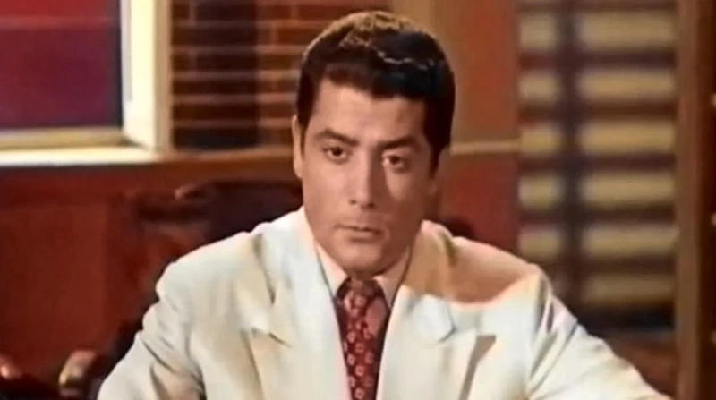 سفير على خط الأزمة.. جدل متحدثي شكري سرحان يصل لنقابة التمثيليين اشتعلت الأزمة الأخيرة حول الفنان شكري سرحان بشكل كبير، بعد تدخل أطراف مختلفة بها، وتنامي اللغط والجدل حول هوية المت