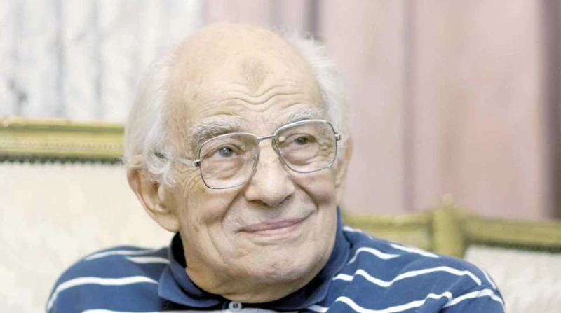 ضعف في الرئة.. رشوان توفيق يكشف تطورات حالته الصحية كشف الفنان رشوان توفيق، تفاصيل تعرضه لوعكة صحية حرجة خلال الساعات الأخيرة، مشيرا إلى أنه في الوقت الحالي داخل منزله.وقال رشوان ت