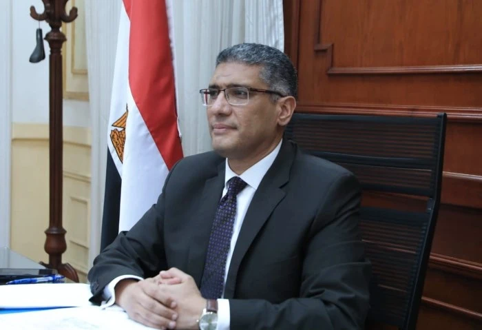 الجيزة: تنفيذ المرحلة الأولى لتشجير الطريق الدائري بنطاق المحافظة كشف المهندس عادل النجار محافظ الجيزة، عن البدء في تنفيذ أعمال المرحلة الأولى لتشجير الطريق الدائري ضمن المبادرة ال