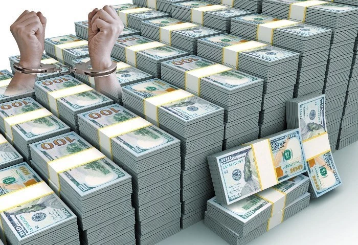 بحوزتهم 7 ملايين جنيه، سقوط تجار عملة بالسوق السوداء خلال 24 ساعة ألقت الأجهزة الأمنية بوزارة الداخلية، بالتنسيق مع الإدارة العامة لمكافحة الأموال العامة، القبض على عدد من قضايا ال