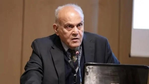 الجانب الخفي من حياة السير مجدي يعقوب يحيي القلوب ويبعث الأمل مجدي يعقوب , إستحق السير جراح القلب العالمي، لقب صانع الأمل بجدارة، بعدما كرس حياته لإنقاذ آلاف الأرواح من خلال إجراء 