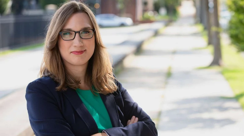 سارة ماكبرايد.. أول متحولة جنسيا فى الكونجرس أدت النائبة الديمقراطية من ولاية ديلاوير، سارة ماكبرايد، اليمين الدستورية كأول عضو متحول جنسيا في مجلس