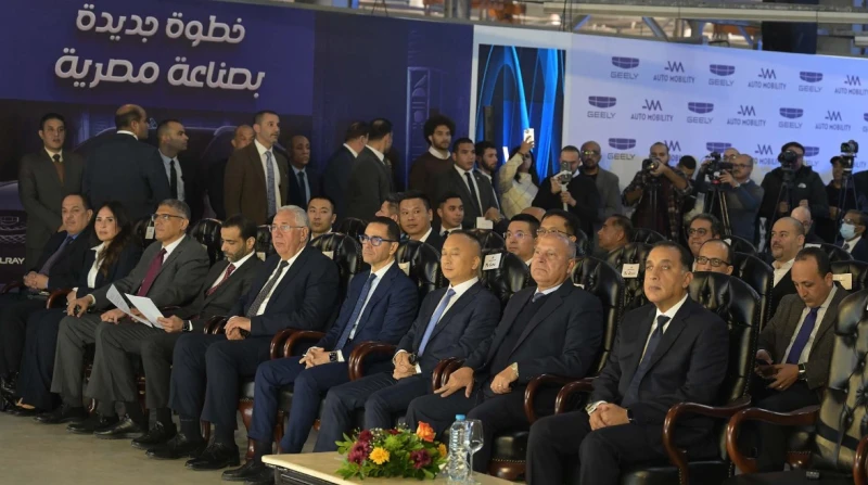 مدبولي عن افتتاح مصنع سيارات جيلي: المستثمر يثق بنا أكد رئيس الوزراء مصطفى مدبولي، أن افتتاح خطوط تجميع سيارات جيلي، اليوم، في مصنع الشركة البافارية لصناعة السيارات بمدينة 6 أكتوبر