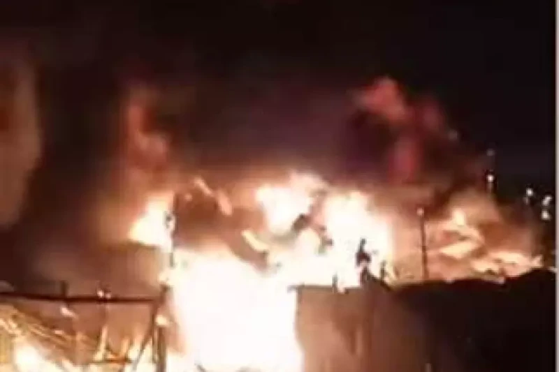 حريق ضخم يلتهم 10 منازل في منشية ناصر بالقاهرة ويثير حالة من الرعب بين السكان نشب حريق ضخم مساء اليوم الخميس في منطقة منشية ناصر بالقاهرة، بالقرب من دير الأنبا سمعان الخراز في المق