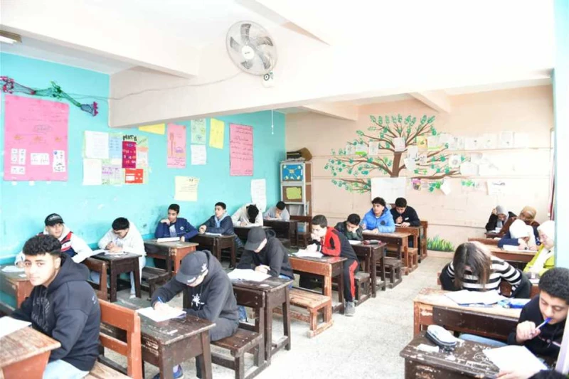 رصد محاولة غش عن طريق رئيس لجنة وإغماء طالبة في امتحان الإعدادية بالدقهلية أعلنت مديرية التربية والتعليم بمحافظة الدقهلية، ضبط محاولة غش عن طريق رئيس