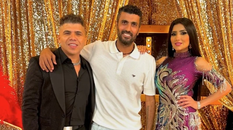 منهم عبدالباسط حمودة وعمر كمال.. 5 مطربين شعبيين يشاركون في إش إش ظهرت الفنانة مي عمر لأول مرة في كواليس عملها الجديد وهي ترتدي بدلة رقص، حيث تقدم شخصية راقصة في مسلسل إش إش الذي م