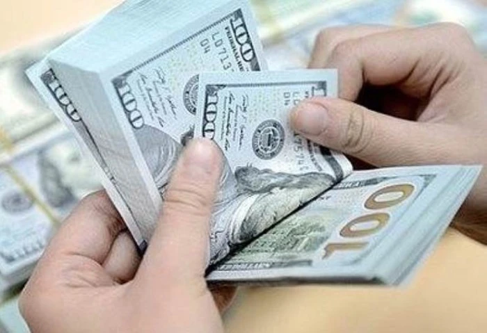 ضبط تجار عملة بحوزتهم 6 ملايين جنيه خلال 24 ساعة ألقت الأجهزة الأمنية بالتنسيق مع إدارة مكافحة جرائم الأموال العامة، القبض على التجار المخالفين لقانون الدولة في مجال الاتجار بالعمل