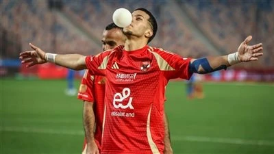 5 فبراير.. أولى جلسات محاكمة إمام عاشور لاتهامه بسب وقذف طليقته حددت محكمة الاستئناف المختصة، جلسة 5 فبراير المقبل لنظر أولى جلسات دعوى اتهام إمام عاشور لاعب النادي الأهلي لاتهامه 