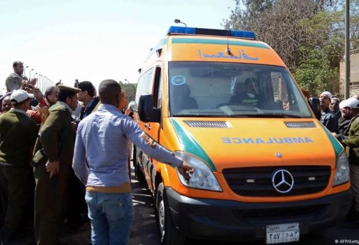 مصرع شخصين وإصابة 2 آخرين فى حادث سير ببنى سويف لقى شخصان مصرعهما فيما أصيب 2 آخرين، اليوم الجمعة جراء حادث تصادم وقع بين سيارة نصف نقل وتوك توك، على