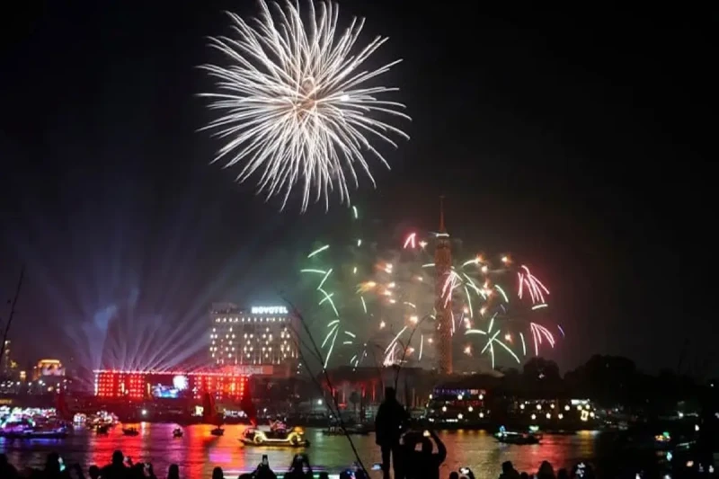 احتفالات عيد رأس السنة 2025.. محافظات مصر تتألق بالأنشطة السياحية والفعاليات المميزة كتب- أحمد عادلشهدت العديد من محافظات مصر احتفالات استثنائية