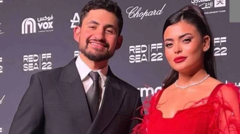 أحدثهم حورية فرغلي.. شائعات الارتباط تطارد نجوم الوسط الفني انتشرت في الآونة الأخيرة شائعات ارتباط النجوم، إذ حرص بعضهم على نفيها والبعض الآخر اكتفى بالصمت، كانت آخرهم الفنانة حوري