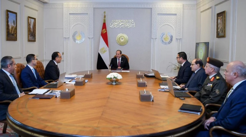 السيسي يوجه بتكثيف جهود تنفيذ الحوكمة في المشروعات الجديدة وجه الرئيس عبدالفتاح السيسي، رئيس الجمهورية، بمواصلة تكثيف الجهود الحكومية لضمان تنفيذ