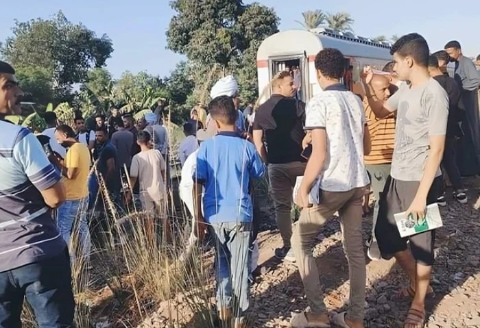 مصرع عامل دهسا تحت عجلات القطار بسوهاج لقي عامل مصرعه تحت عجلات قطار القاهرة - أسوان بدائرة مركز العسيرات غرب محافظة سوهاج، إذ جرى إطلاق صافرات