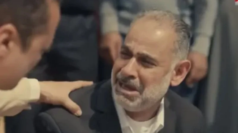 محمود البزاوي: أحمد زكي صرخ في وجه عاطف الطيب بسببي كشف الفنان محمود البزاوي، تفاصيل مشاركته في فيلم الهروب، بطولة الراحل أحمد زكي، مشيرا إلى أن المخرج عاطف الطيب هو من رشحه لدور ع