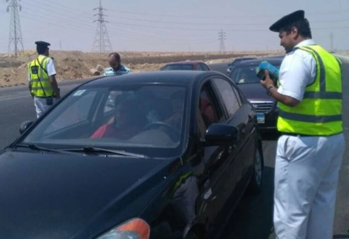 المرور تضبط 1125 مخالفة تجاوز سرعة خلال 24 ساعة كثفت الإدارة العامة للمرور، العديد من الحملات المرورية بالمشاركة مع إدارات المرور بمديريات الأمن المختلفة بهدف تحقيق الانضباط وتطبيق