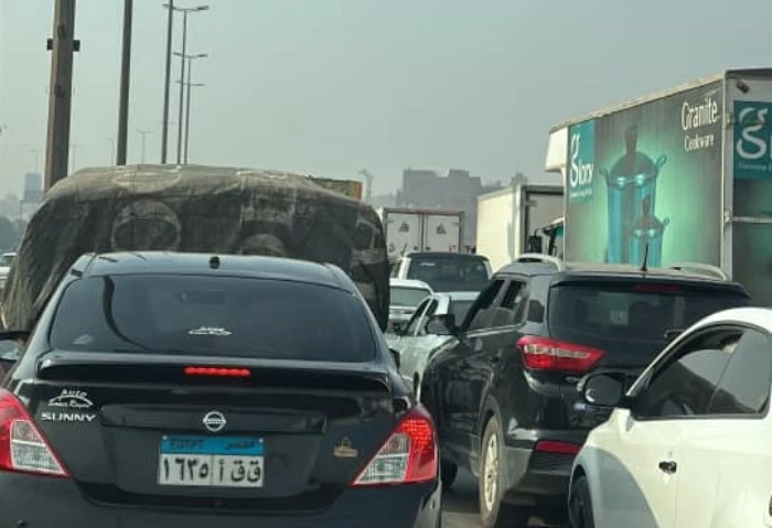 بعد تصادم سيارتين بسبب الشبورة، تكدس مرورى بنزلة قليوب اتجاه أكتوبر شهد الطريق الدائري اليوم الأربعاء تكدس مروري وإعاقة حركة السير من أمام نزلة قليوب