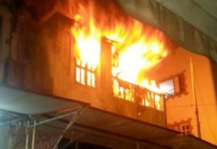 بسبب احتفالات رأس السنة، حريق بشقة في سان ستيفانو بالإسكندرية تمكنت قوات الحماية المدنية بمديرية أمن الإسكندرية من السيطرة على حريق اندلع في شقة