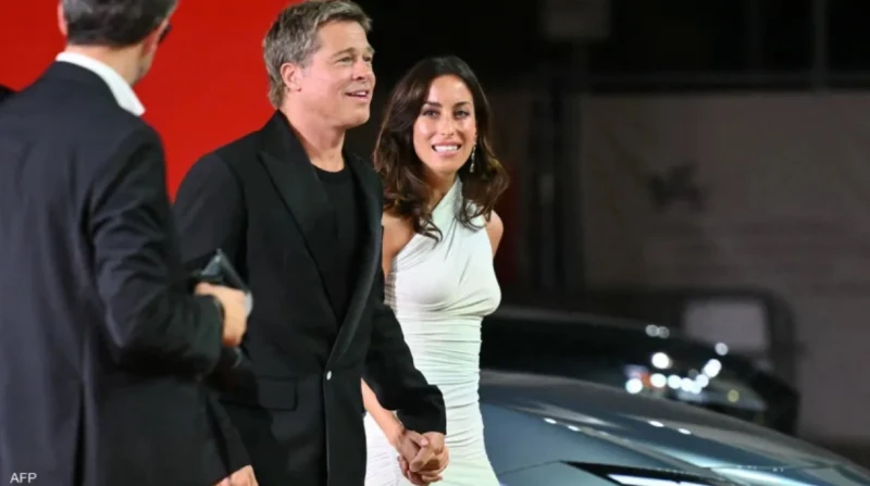 الاكتئاب والانتحار.. مصير مأساوي لضحية براد بيت المزيف كشفت تقارير أن المرأة التي تعرضت للاحتيال على يد شخص انتحل شخصية الممثل الأمريكي براد بيت، تعاني من الاكتئاب وتعيش بلا مأوى أ