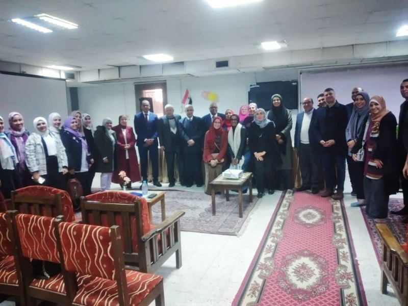 كتبت أمل عبد الرحيم في أجواء احتفالية مفعمة بالتقدير والعرفان، نظمت كلية الطب بجامعة قناة السويس فعالية يوم الوفاء لتكريم رموز قسم الباطنة العام، تقديرا لعطائهم المتميز وجهودهم الم