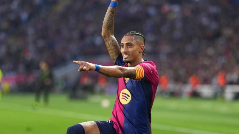 إهانة ريال مدريد في السوبر الإسباني.. رافينيا يضيف الخامس ل برشلونة ضاعف البرازيلي رافينيا دياز أوجاع ريال مدريد، بعد أن أضاف الهدف الخامس لنادي